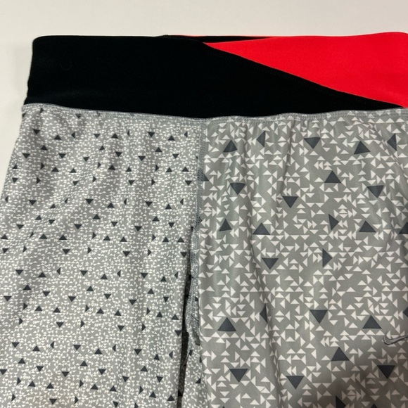 Nike Dri Fit Capri Pants Women’s Medium Gray Athleisure Activewear Exercise Run - Picture 4 of 14